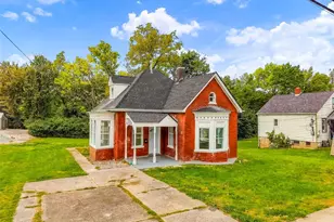 216 E Walton St, Warrenton, MO 63383 - Photo 4