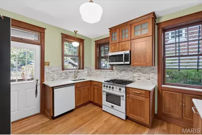 7051 Waterman Avenue, Saint Louis, MO 63130 - Photo 10