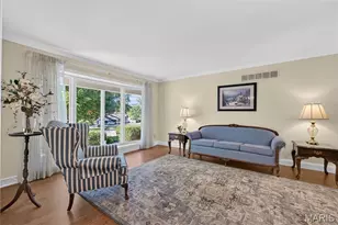 1584 Foxleigh Ct, Town and Country, MO 63131 - Photo 8