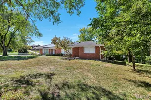 1 St Anthony Dr, Saint Peters, MO 63376 - Photo 2