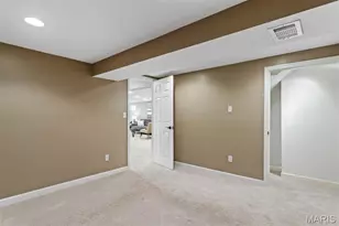 12150 Lake Meade Dr, Saint Louis, MO 63146 - Photo 32