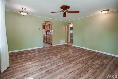 9500 Theodosia Avenue, Overland, MO 63114 - Photo 4