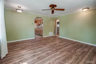 9500 Theodosia Ave, Overland, MO 63114 - Photo 4