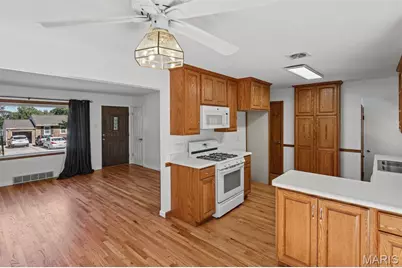 10950 Coral Ridge Drive, Saint Louis, MO 63123 - Photo 6