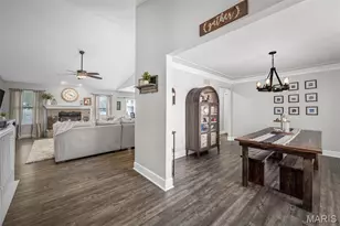 156 Old Williamsburg Pkwy, Wentzville, MO 63385 - Photo 4