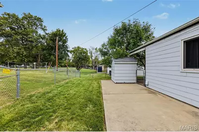 2263 McKelvey Road, Maryland Heights, MO 63043 - Photo 28