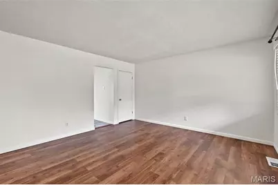 2263 McKelvey Road, Maryland Heights, MO 63043 - Photo 8