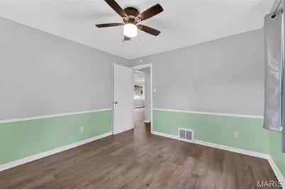 9016 Bessemer Avenue, Berkeley, MO 63134 - Photo 14
