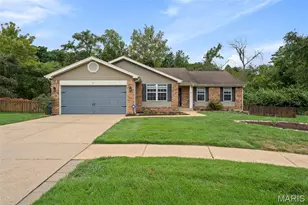 39 Gentle Ct, Fenton, MO 63026 - Photo 2