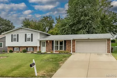 615 Country Lake Drive, Saint Peters, MO 63376 - Photo 2