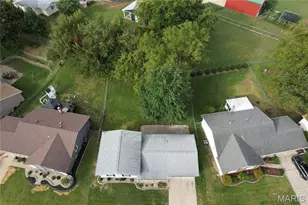 615 Country Lake Dr, Saint Peters, MO 63376 - Photo 34