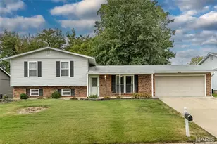 615 Country Lake Dr, Saint Peters, MO 63376 - Photo 1