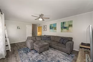 615 Country Lake Dr, Saint Peters, MO 63376 - Photo 6