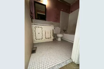 2084 Carefree Lane, Florissant, MO 63033 - Photo 8
