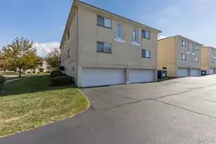 12561 Chardin Pl, Saint Louis, MO 63128 - Photo 12