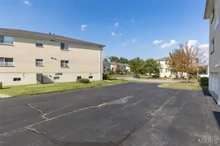 12561 Chardin Pl, Saint Louis, MO 63128 - Photo 10