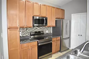 31 Kassebaum Ln, Saint Louis, MO 63129 - Photo 8
