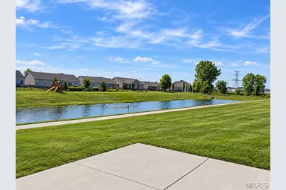 284 Crestfield Court, Saint Charles, MO 63301 - Photo 2