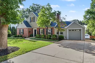 10 Southridge Dr, Glendale, MO 63122 - Photo 2