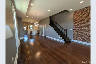 2827 Oregon Avenue, Saint Louis, MO 63118 - Photo 2