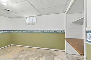 1940 Danelle Dr, Florissant, MO 63031 - Photo 16