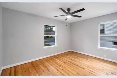 9809 Lullaby Lane, Saint Louis, MO 63114 - Photo 12