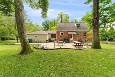 7 Green Acres Road, Bellefontaine Neighbors, MO 63137 - Photo 24