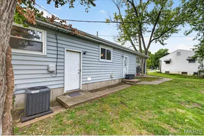 503 Holiday Avenue, Hazelwood, MO 63042 - Photo 30