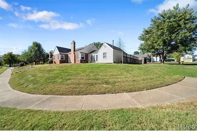 9305 Aster Avenue, Affton, MO 63123 - Photo 6