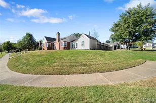 9305 Aster Ave, Affton, MO 63123 - Photo 6