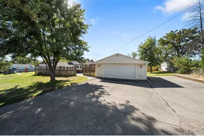 9305 Aster Avenue, Affton, MO 63123 - Photo 48