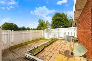 1726 Mayenne Ct, Saint Louis, MO 63125 - Photo 36