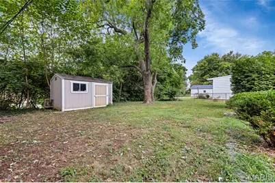 12157 Parkwood Place, Maryland Heights, MO 63043 - Photo 34