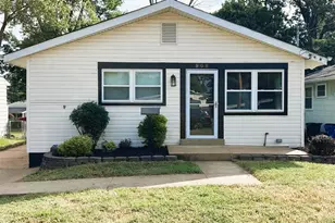 908 Des Peres Dr, Saint Louis, MO 63131 - Photo 1