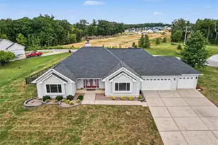 10803 Mahogany Dr, Foristell, MO 63348 - Photo 2