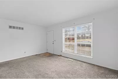 3555 High Drive, Saint Ann, MO 63074 - Photo 4