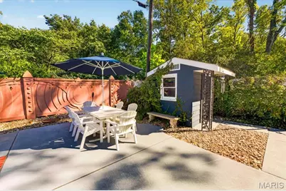 2 Woodoaks Trail, Ladue, MO 63124 - Photo 60