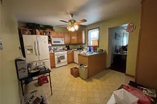 9439 Ridge Ave, Saint Louis, MO 63114 - Photo 4