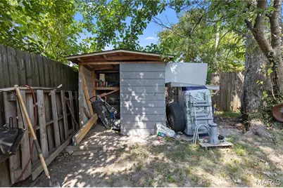 9329 Latrobe Avenue, Saint Louis, MO 63114 - Photo 20
