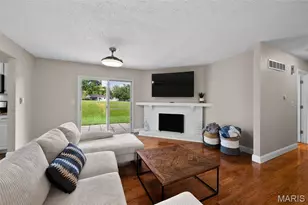 1365 Twin Trails Ct, Fenton, MO 63026 - Photo 8