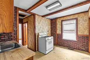 8731 Brentwood Pl, Brentwood, MO 63144 - Photo 12