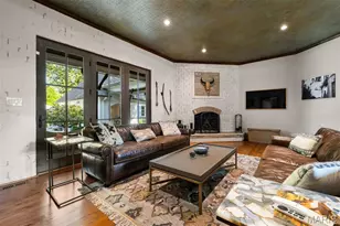 10 Ridgecreek Rd, Town and Country, MO 63141 - Photo 4