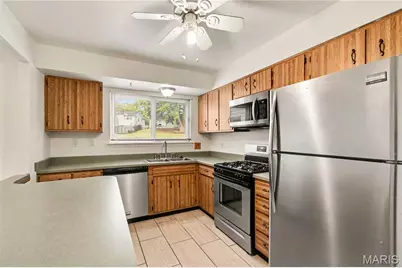 2467 Wesbay Drive, Maryland Heights, MO 63043 - Photo 8