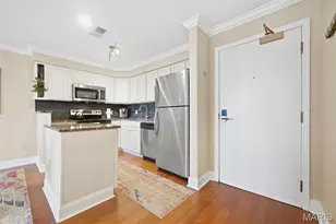 950 E Rue De La Banque, Saint Louis, MO 63141 - Photo 6