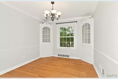 7080 S Villanova Drive, Affton, MO 63123 - Photo 8