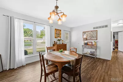 910 Oak Trail Court, Fenton, MO 63026 - Photo 2