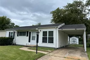 1428 San Salvador Dr, Saint Louis, MO 63138 - Photo 2