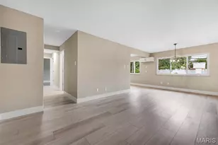 9111 Villaridge Ct, Saint Louis, MO 63123 - Photo 10