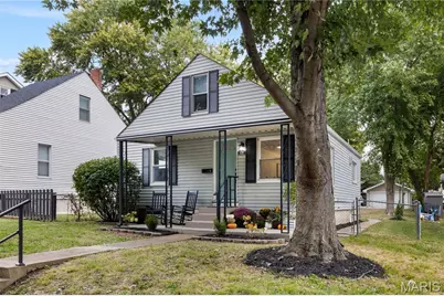 924 N Benton Avenue, Saint Charles, MO 63301 - Photo 2
