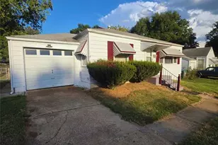 10140 Cabot Dr, Bellefontaine Neighbors, MO 63137 - Photo 2